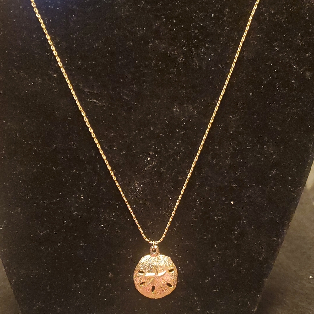 Elegant Gold Tone Sand Dollar Pendant Necklace
